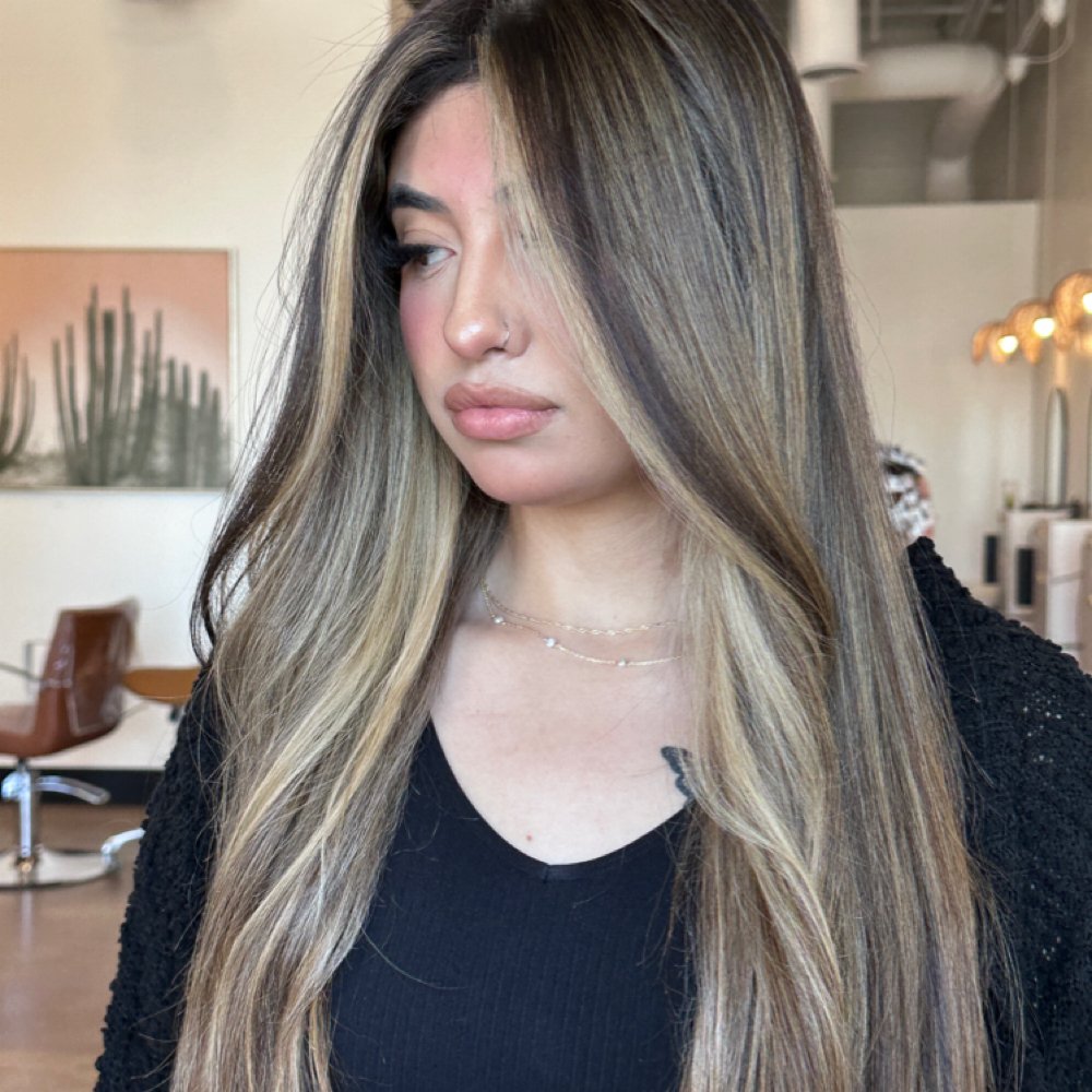 Smooth dimensional hair with bright face-framing ribbons